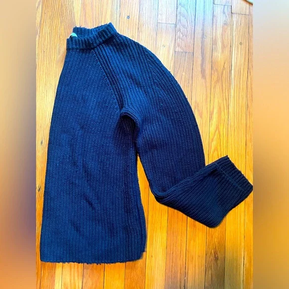 Vince Donegal Sweater 🐑 - Picture 4 of 8